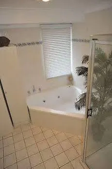 The Pommy Tree Bed & Breakfast Canberra