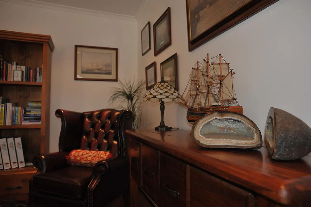 The Pommy Tree Bed & Breakfast Canberra Australia