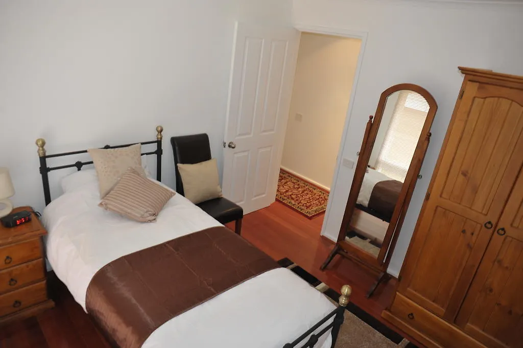 The Pommy Tree Bed & Breakfast Canberra