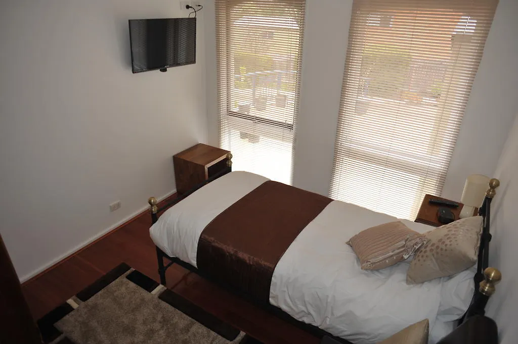 The Pommy Tree Bed & Breakfast Canberra 4*,  Australia