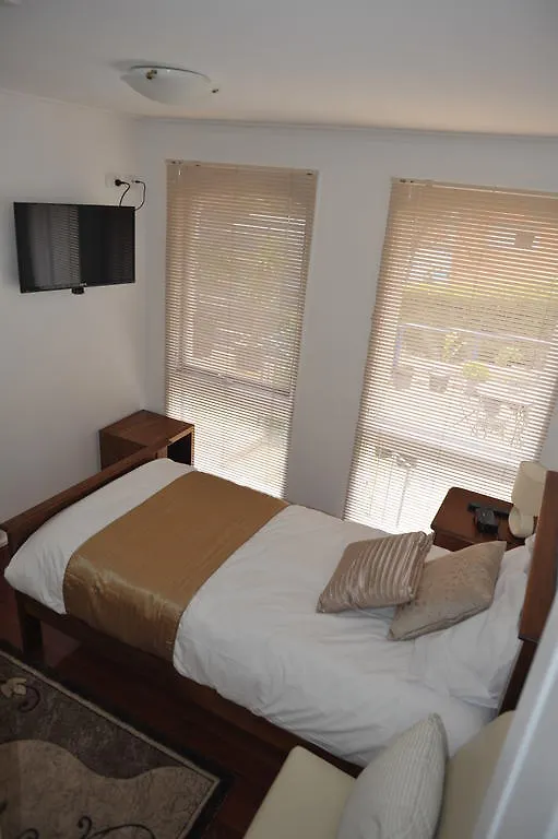 The Pommy Tree Bed & Breakfast Canberra Australia