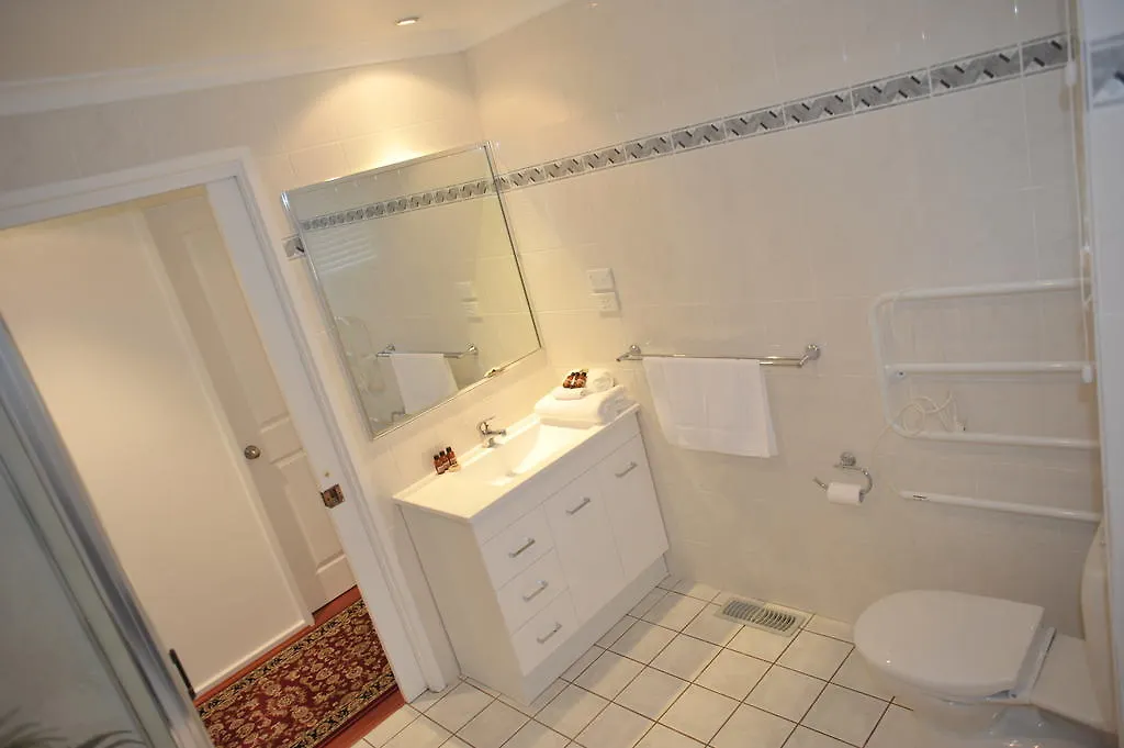 The Pommy Tree Bed & Breakfast Canberra