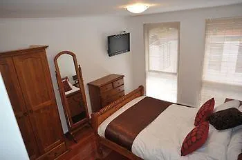 The Pommy Tree Bed & Breakfast Canberra Australia